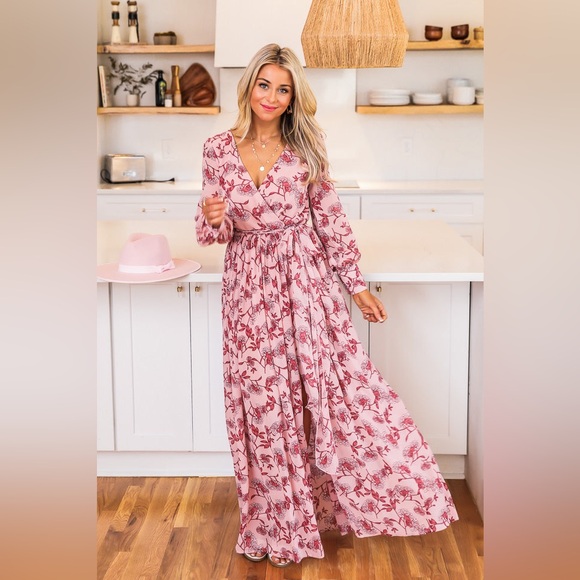 Pink Lily Dresses & Skirts - Women's Pink Lilly Floral Maxi Dress Size Small
